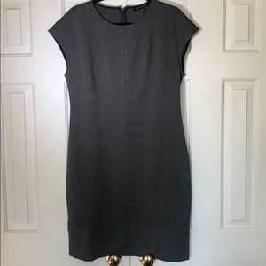 Banana Republic Dress 🖤with sweatshirt like band on the bottom.